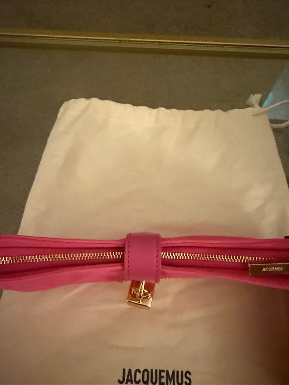 Jacquemus Authentic Hot Pink Shoulder Bag with Gold Padlock - Picture 4 of 15